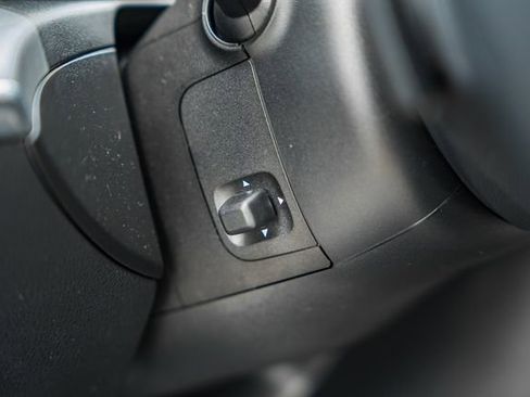 Used 2025 Mercedes-Benz C 300 4MATIC Sedan image 44