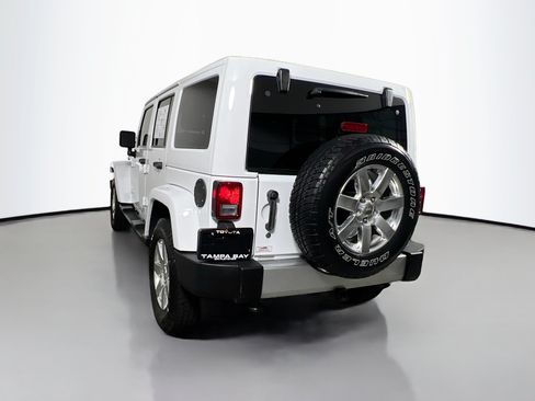 Used 2017 Jeep Wrangler Unlimited Sahara w/ Dual Top Group AWD/4WD image 8