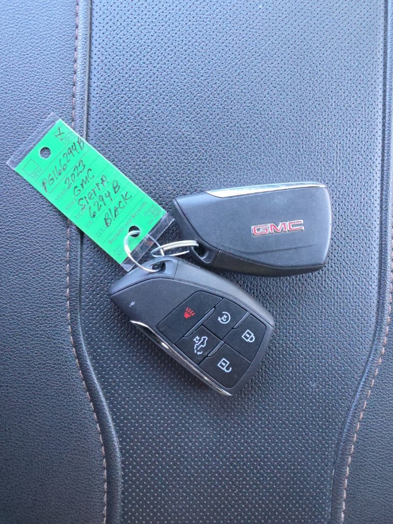 Used 2023 GMC Sierra 1500 AT4 w/ AT4 Premium Package AWD/4WD image 25