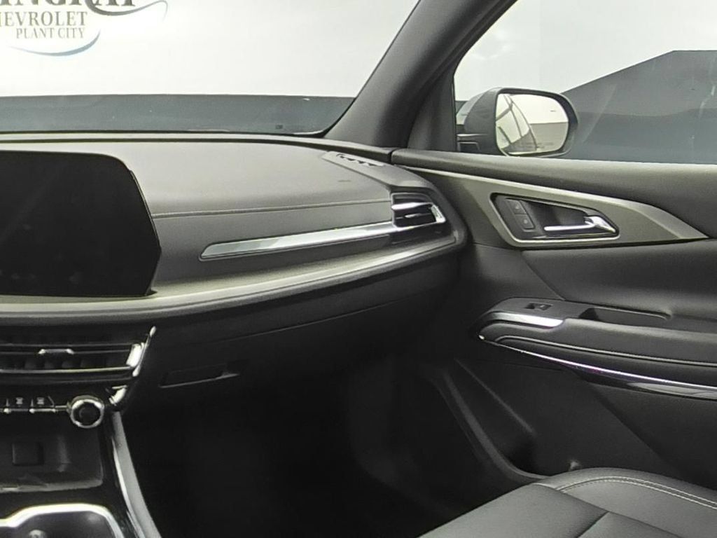 Certified 2025 Chevrolet Traverse LT AWD/4WD image 15