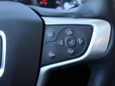 Certified 2024 GMC Terrain SLT image 20