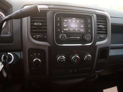 Used 2015 RAM 1500 Express AWD/4WD image 19