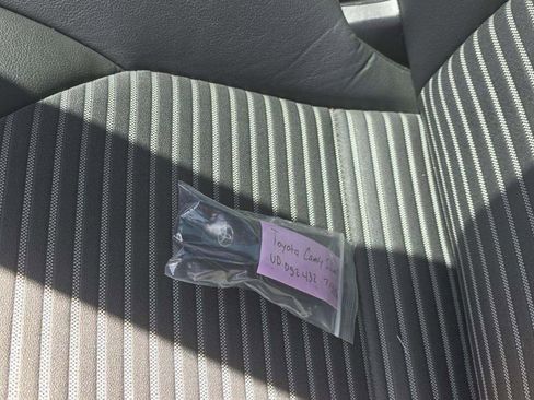 Used 2022 Toyota Camry SE image 6