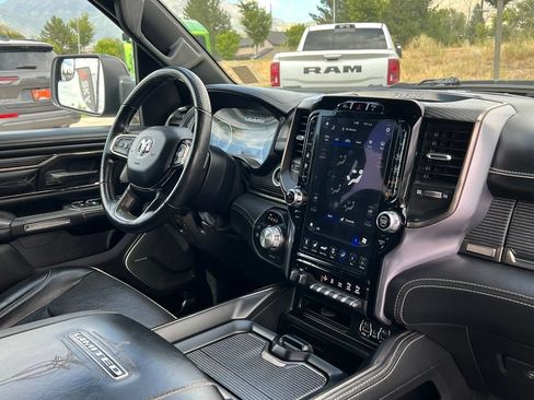 Used 2020 RAM 1500 Limited w/ Black Appearance Package AWD/4WD image 18