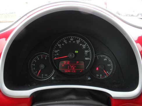 Used 2012 Volkswagen Beetle 2.5 FWD image 8