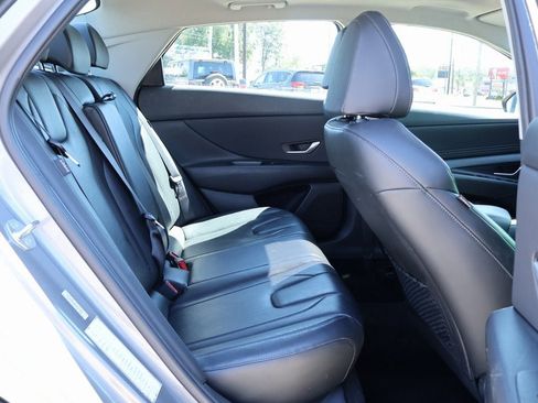 Used 2024 Hyundai Elantra Limited image 10