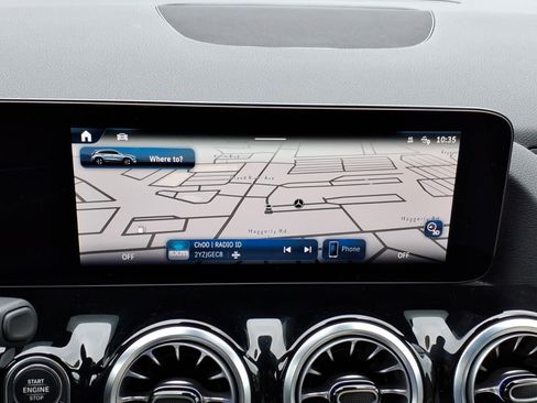 Certified 2025 Mercedes-Benz GLA 250 4MATIC image 17