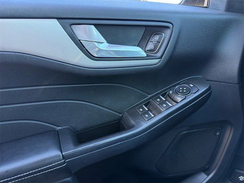 Certified 2021 Ford Escape SEL image 18