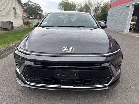Used 2025 Hyundai Sonata SEL FWD image 9