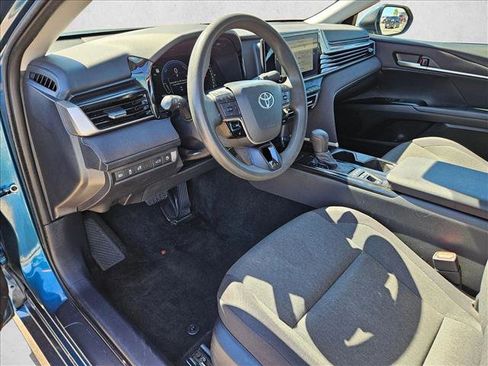 Used 2025 Toyota Camry LE image 10