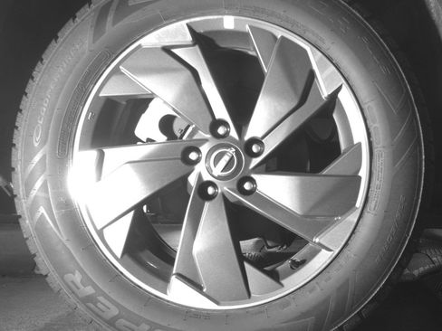 Used 2025 Nissan Rogue SV FWD image 15