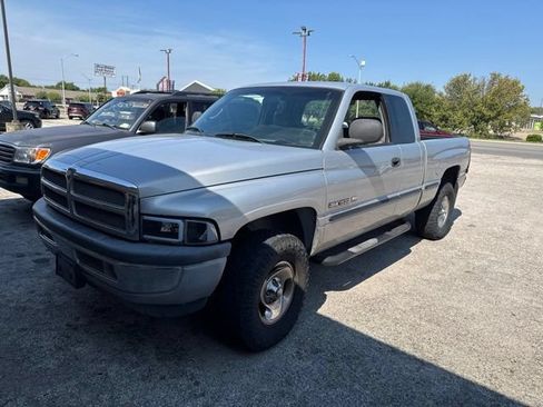 Used 1998 Dodge Ram 1500 Truck 4x4 Quad Cab image 2