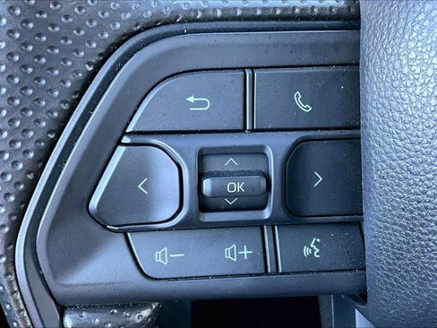 Used 2024 Toyota Tacoma SR image 19