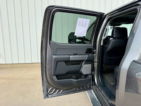 Used 2023 Ford F350 Lariat w/ Chrome Package image 14