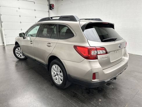 Used 2015 Subaru Outback 2.5i Premium image 6