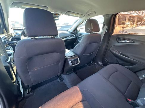 Used 2025 Chevrolet Malibu LT image 15