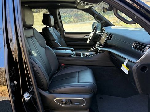 New 2026 Jeep Grand Wagoneer L Limited image 28