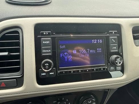 Used 2018 Honda HR-V LX image 11