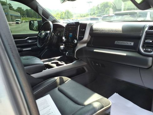 Used 2022 RAM 1500 Laramie AWD/4WD image 28