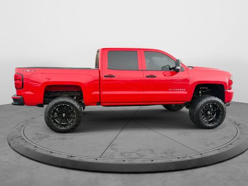 Used 2018 Chevrolet Silverado 1500 Custom w/ Custom Value Package image 10