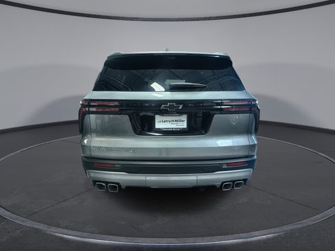 New 2026 Chevrolet Traverse LT w/ Driver Confidence Package AWD/4WD image 13