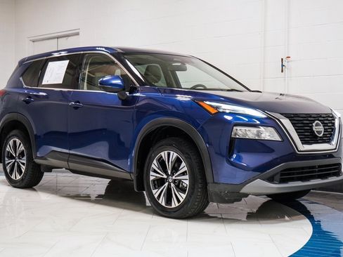 Used 2021 Nissan Rogue SV image 5