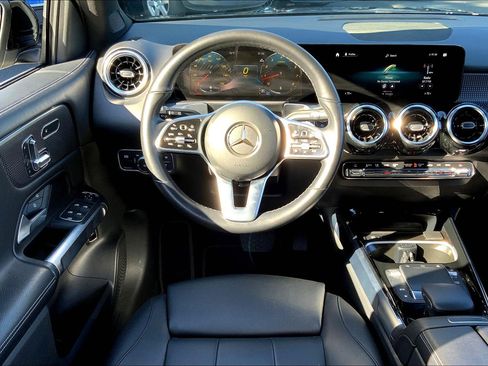 Used 2023 Mercedes-Benz GLB 250 4MATIC image 7