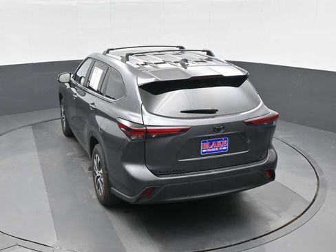 Used 2024 Toyota Highlander XLE image 24