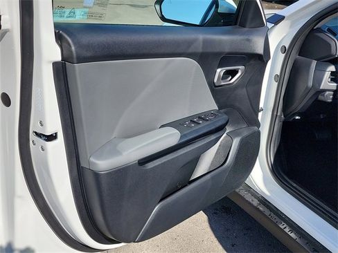 New 2025 Kia K4 LXS image 9