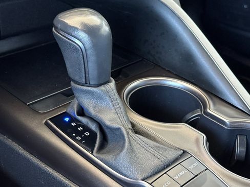 Used 2024 Toyota Camry SE FWD image 17
