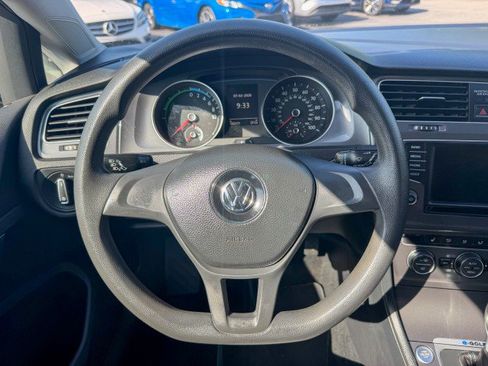 Used 2016 Volkswagen e-Golf SE FWD image 8