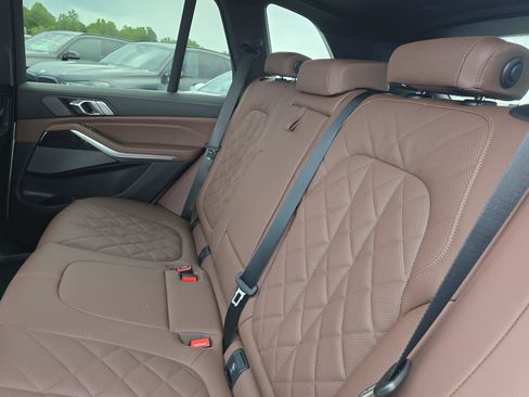 New 2026 BMW X5 xDrive40i w/ M Sport Package AWD/4WD image 13