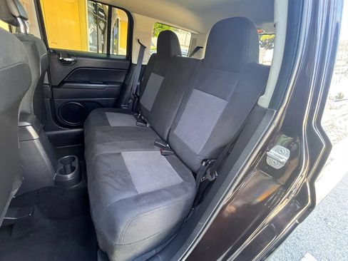 Used 2014 Jeep Patriot Latitude AWD/4WD image 13