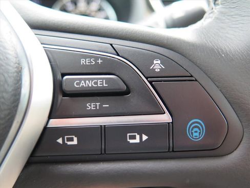 Used 2021 INFINITI QX50 Sensory w/ Accent Package image 14