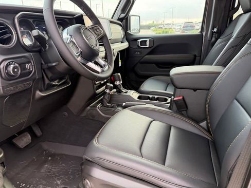 New 2026 Jeep Wrangler Unlimited Sahara AWD/4WD image 13