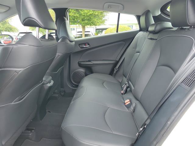 Used 2021 Toyota Prius Prime XLE w/ Carpet Mat Package (TMS) FWD image 7