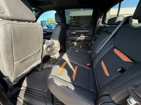 Used 2024 GMC Sierra 2500 AT4 w/ AT4 Premium Plus Package image 14