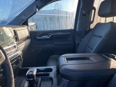 Used 2022 Chevrolet Silverado 1500 LT Trail Boss w/ LT Trail Boss Premium Package image 10