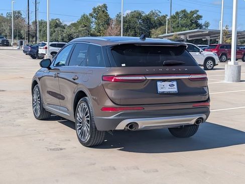 Used 2022 Lincoln Corsair Reserve AWD/4WD image 4