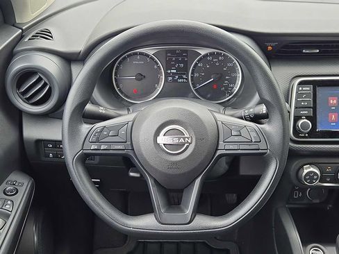 Used 2025 Nissan Kicks Play S FWD image 17