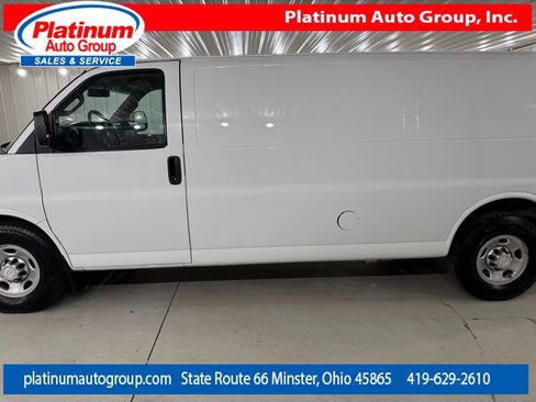 Used 2018 Chevrolet Express 3500 Extended w/ Driver Convenience Package RWD image 2