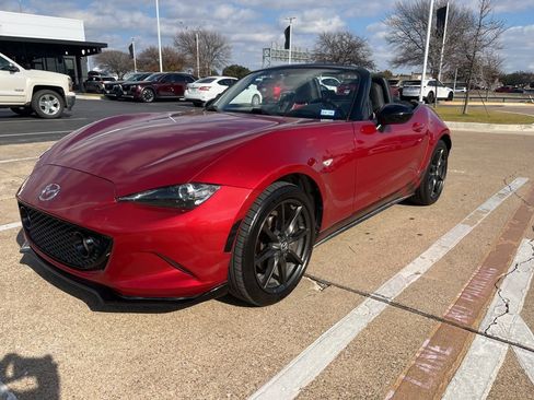 Used 2016 MAZDA MX-5 Miata Club image 1