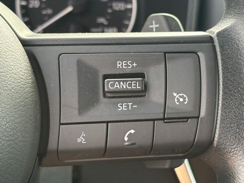 Used 2023 Nissan Rogue S AWD/4WD image 14