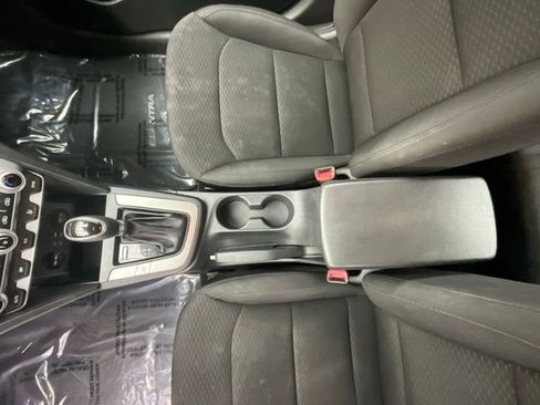 Used 2020 Hyundai Elantra SE w/ Cargo Package (C1) FWD image 19