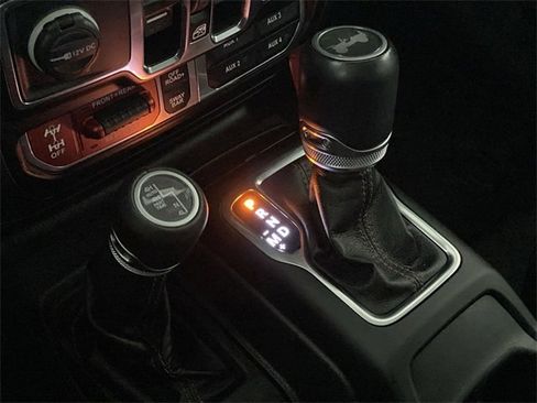 Used 2021 Jeep Wrangler Unlimited Rubicon w/ Xtreme Recon 35" Tire Package image 21