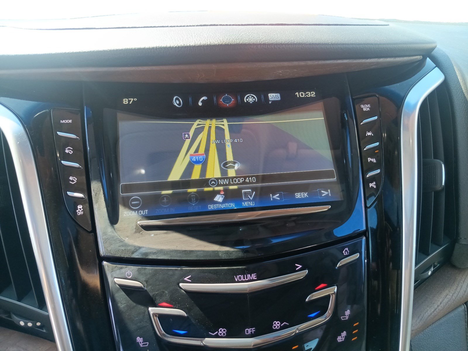 Used 2019 Cadillac Escalade Premium Luxury AWD/4WD image 15