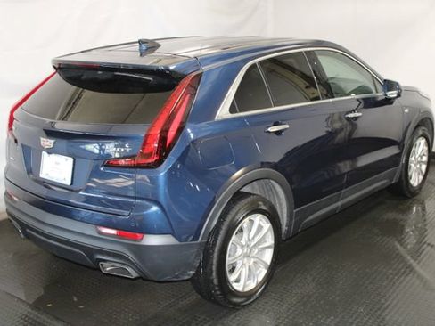 Used 2019 Cadillac XT4 Luxury w/ Cold Weather Package AWD/4WD image 4