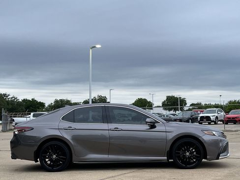 Used 2023 Toyota Camry XSE FWD image 3