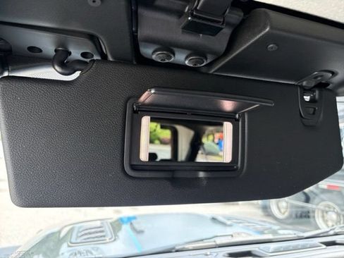 Used 2022 Jeep Wrangler Unlimited Rubicon 4xe AWD/4WD image 35
