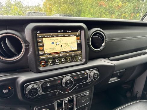 Used 2023 Jeep Wrangler Unlimited Sahara w/ Safety Group AWD/4WD image 5